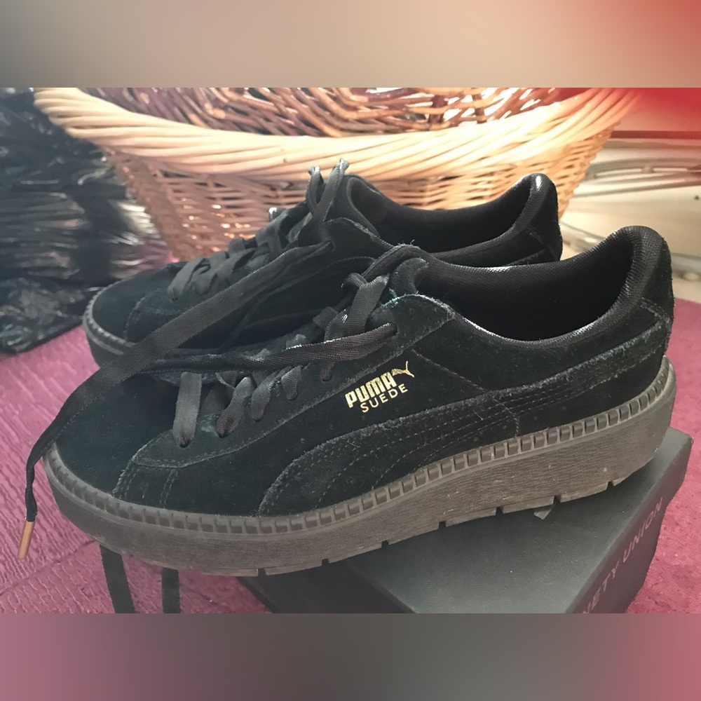 Puma Suede Platform Women's Sneakers - Black